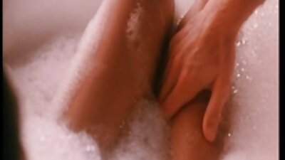 İnlerken ıslaklığını yalamak amatör ev porn